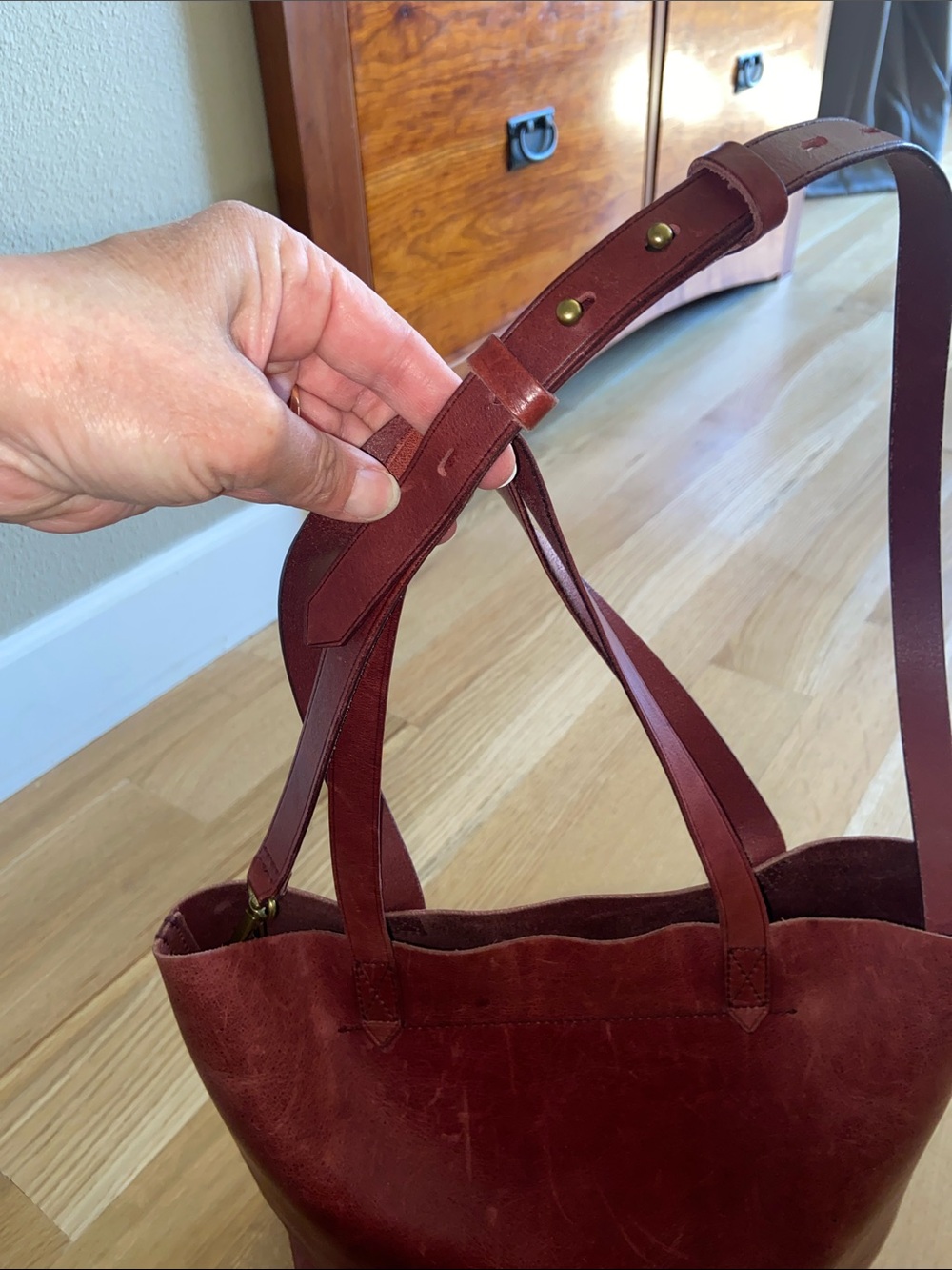 Madewell Essential Leather Tote Bucket Bag Handbag Totebag Mahogany 12”x13.5” - Picture 8 of 16